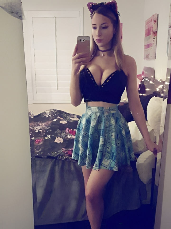 Ася привлекальеная девушка из Находки цена от 2500 руб