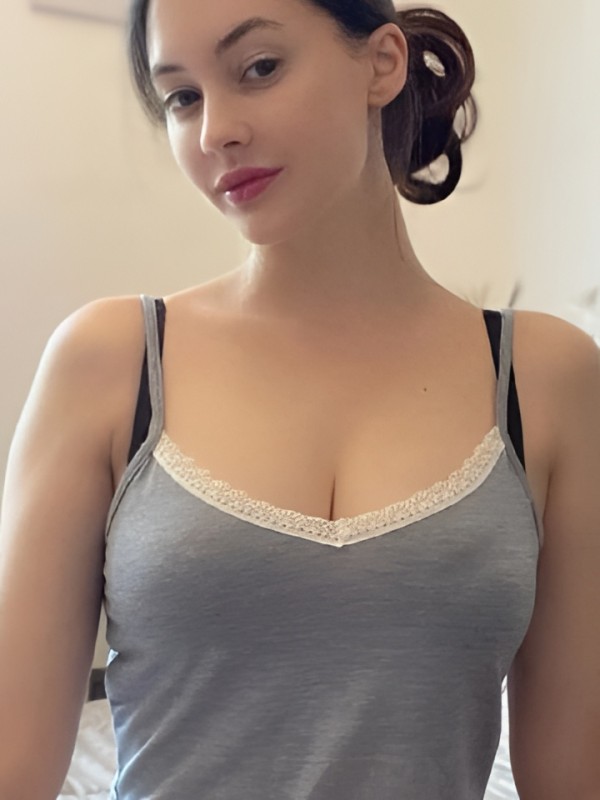 Эсмеральда привлекательная девушка из Находки цена от 4000 руб